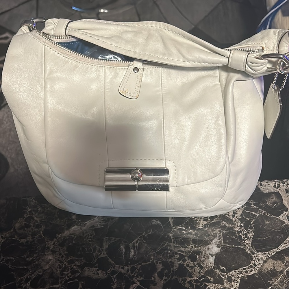 Coach All White - Picture 4 of 4